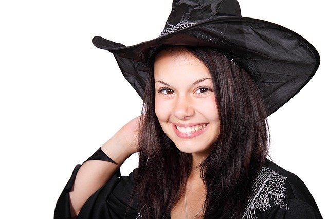 Halloween Hexen Kostüm selbst nähen